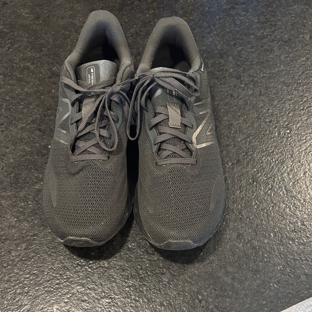 New Balance Men's Dark Gray Athletic Shoes